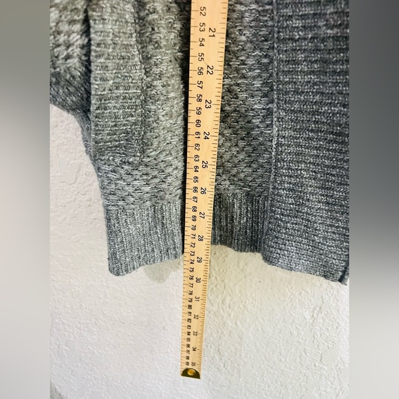 Abercrombie Fitch Women Cardigan Sz S Grey Chunky Knit Pockets fits S-M - Picture 5 of 7